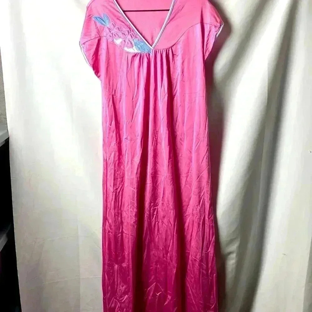 PINEHURST LINGERIE VINTAGE WOMEN SMALL MAUVE LONG NIGHTGOWN WITH FLORAL‎ DESIGN